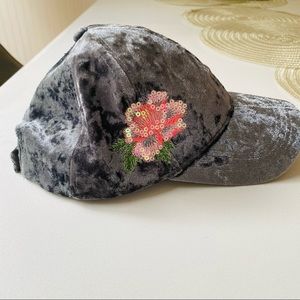 David & young baseball hat  velvet with rose NWT